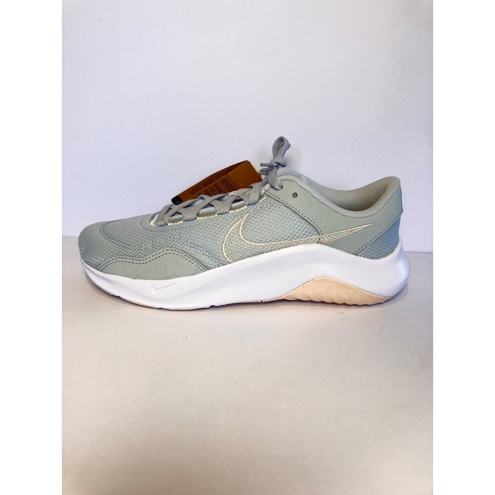 NIKE LEGEND ESSENTIAL 3 NN Women's Shoes Next Nature Size 9.5 NEW DM1119 007